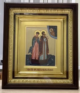 Икона «Петр и Феврония» в резном киоте Назарово